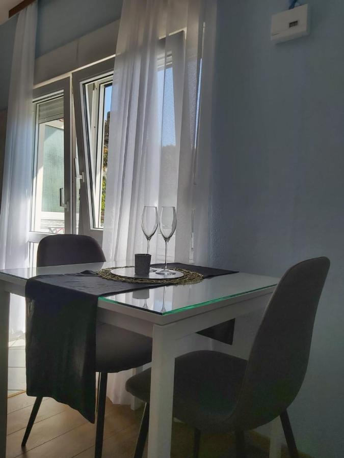 Apartments Nature Omis Exterior photo